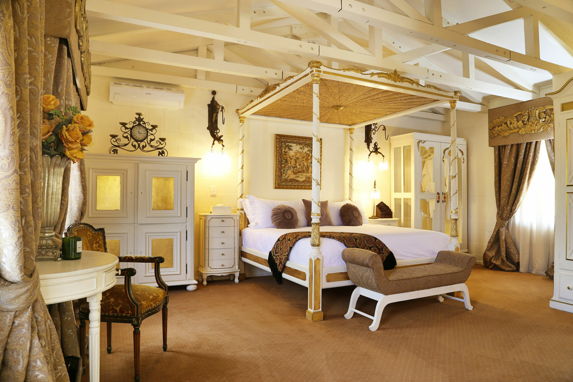 Rexford Manor Hotel Книсна Екстериор снимка