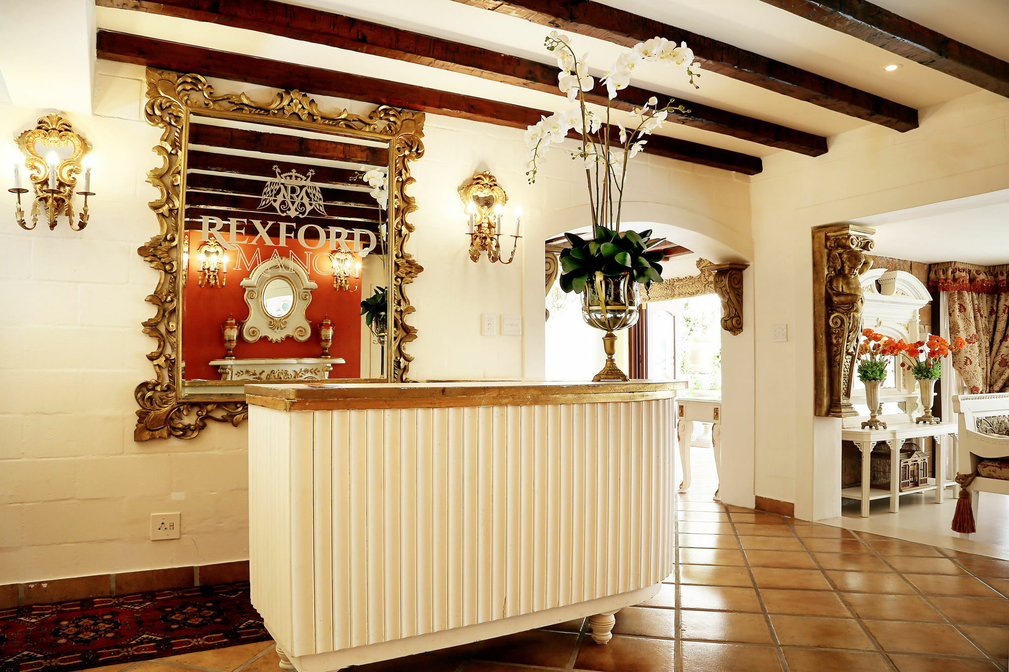 Rexford Manor Hotel Книсна Екстериор снимка