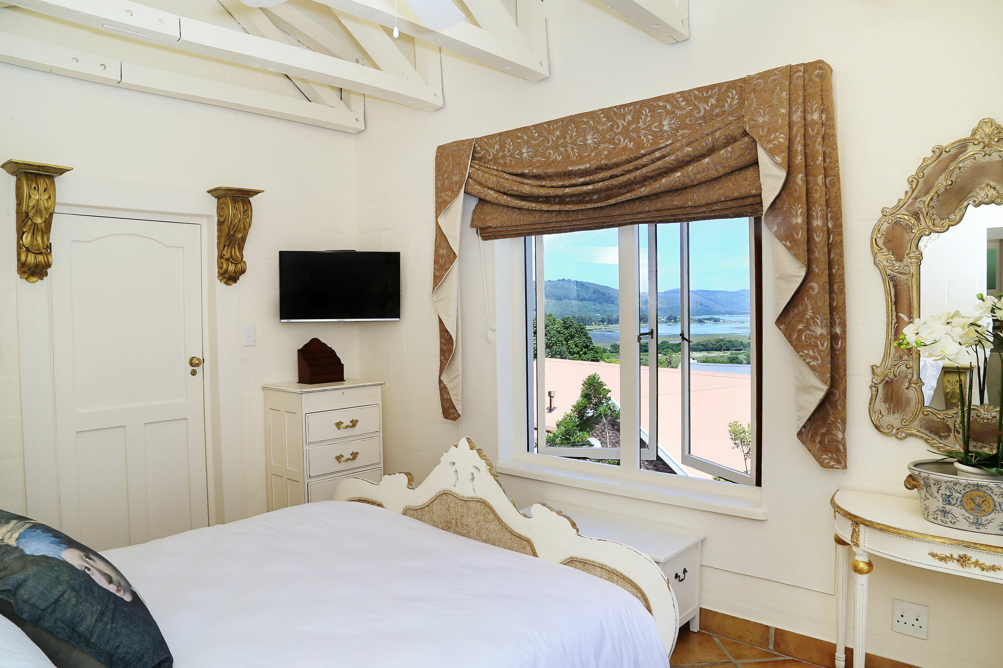 Rexford Manor Hotel Книсна Екстериор снимка