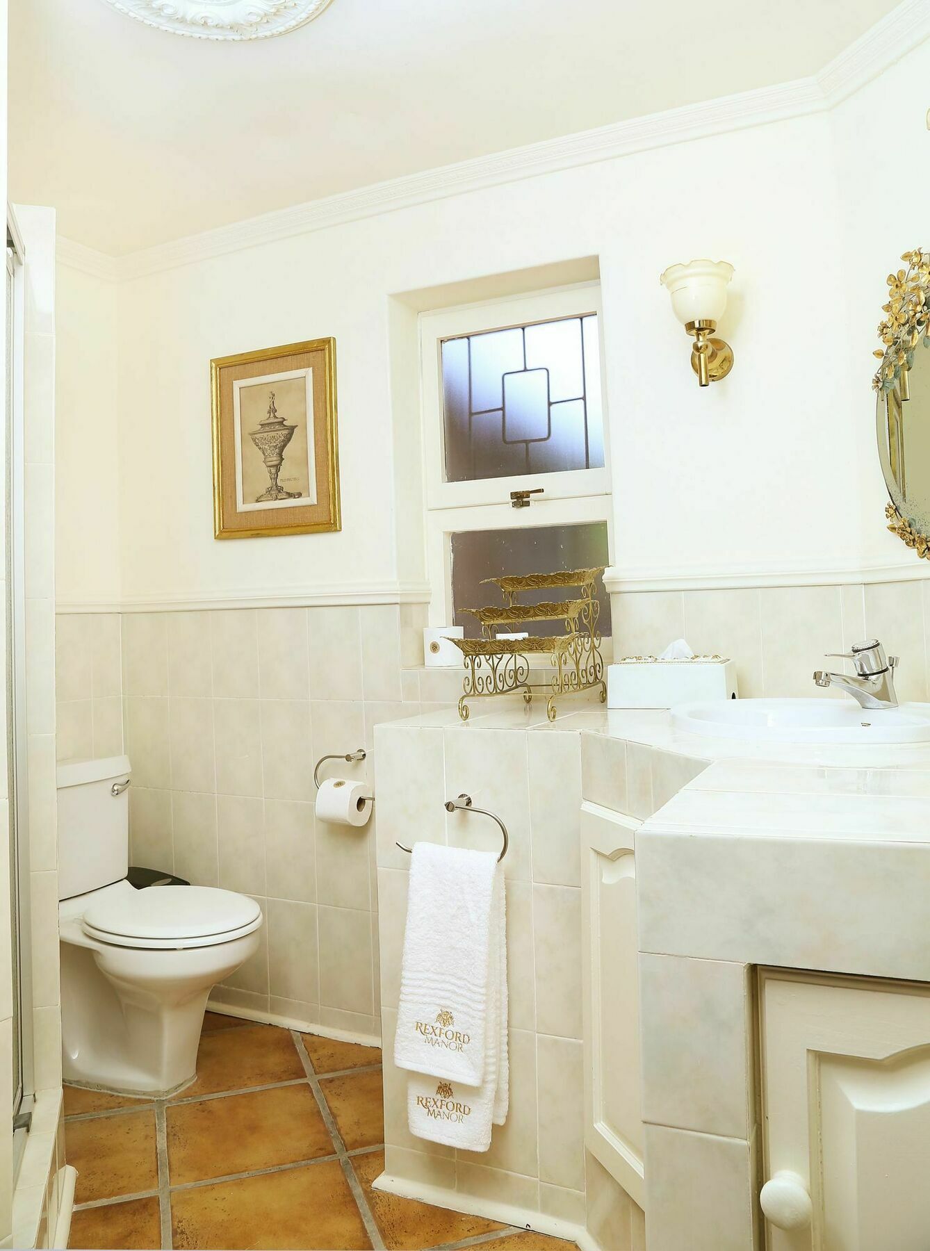 Rexford Manor Hotel Книсна Екстериор снимка