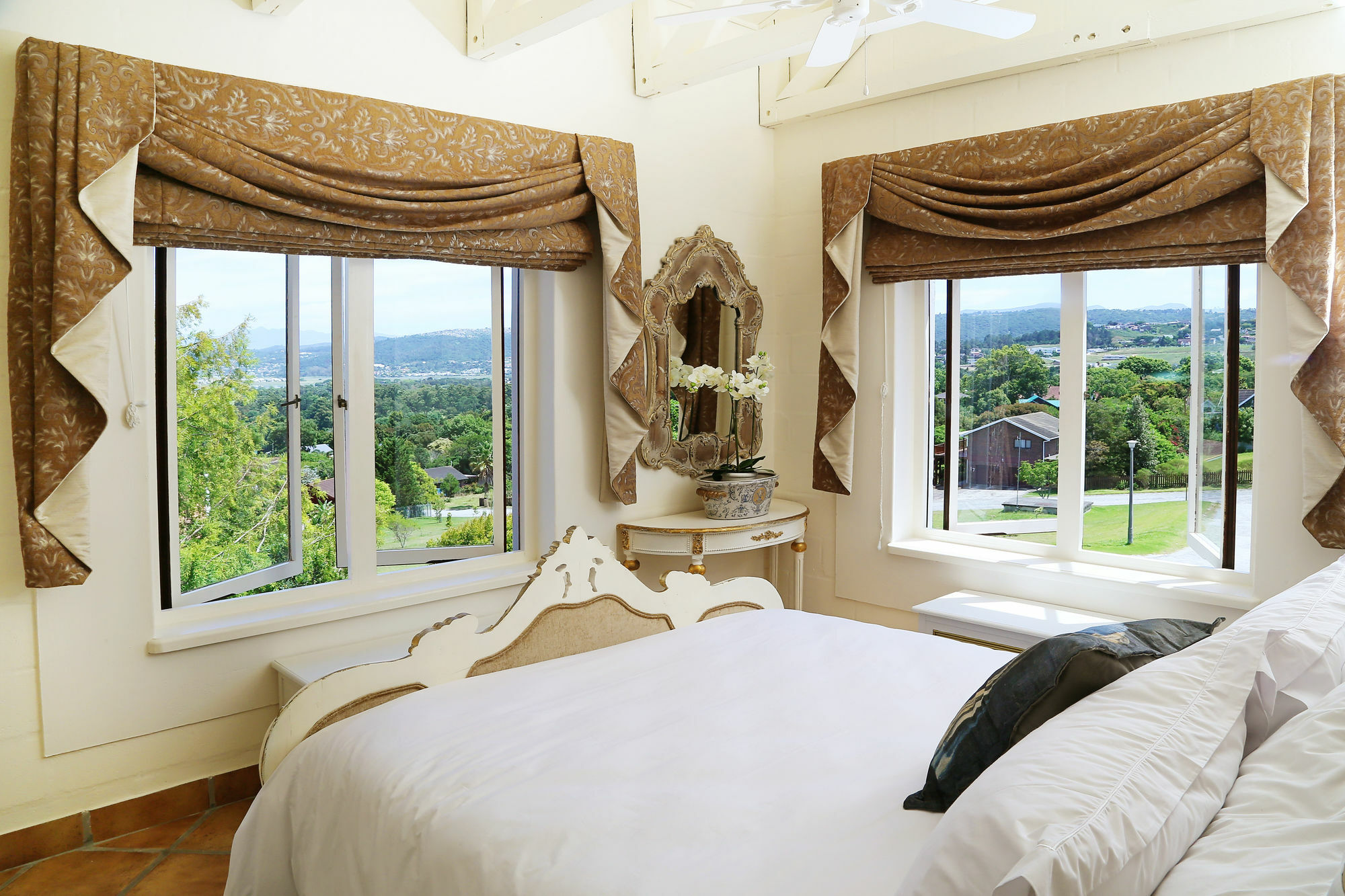 Rexford Manor Hotel Книсна Екстериор снимка